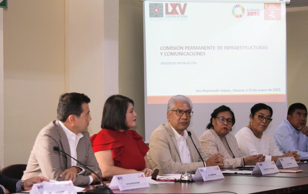 Participa Netzahualcóyotl Salvatierra en reunión con la Comisión Permanente de Infraestructuras y Comunicaciones del Congreso de Oaxaca