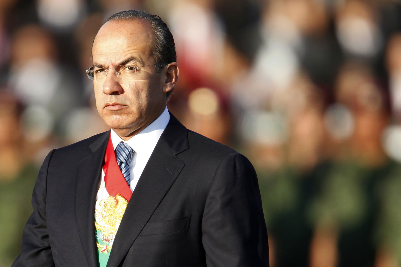 CALDERÓN LLAMA A CONSTRUIR NUEVO PARTIDO POLÍTICO OPOSITOR