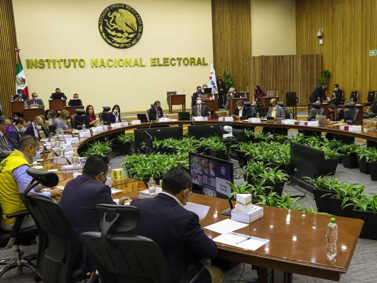 TRIBUNAL ELECTORAL ORDENA QUE UNA MUJER SEA LA NUEVA CONSEJERA PRESIDENTA DEL INE