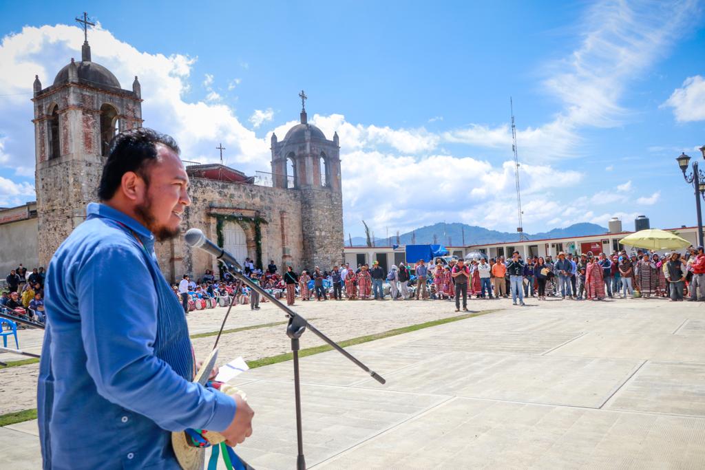 Entrega IEEPO apoyos para la transformación educativa en la zona Triqui y el distrito de Juxtlahuaca