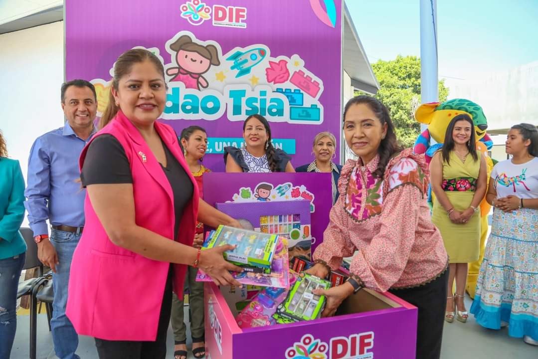 Llegan más donaciones de juguetes al DIF Oaxaca