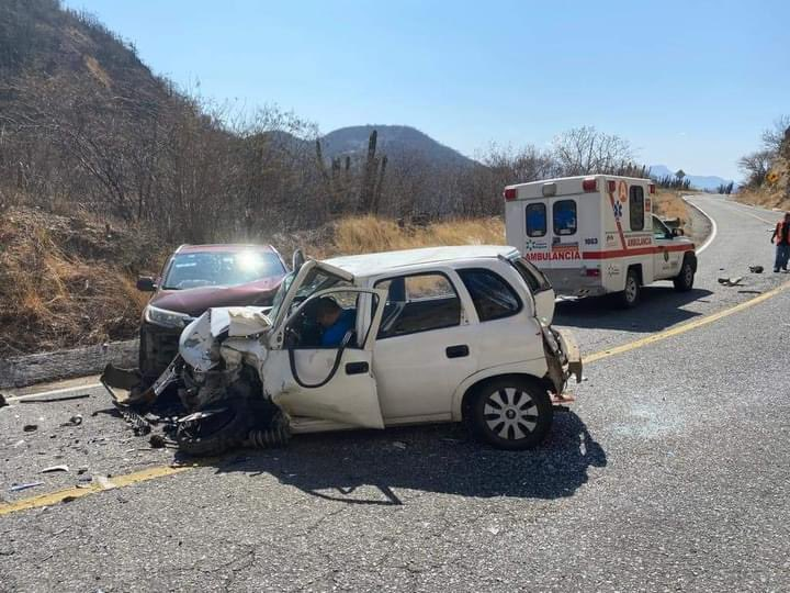 Se accidenta titular de IOCIFED en el tramo carretero Oaxaca – Istmo