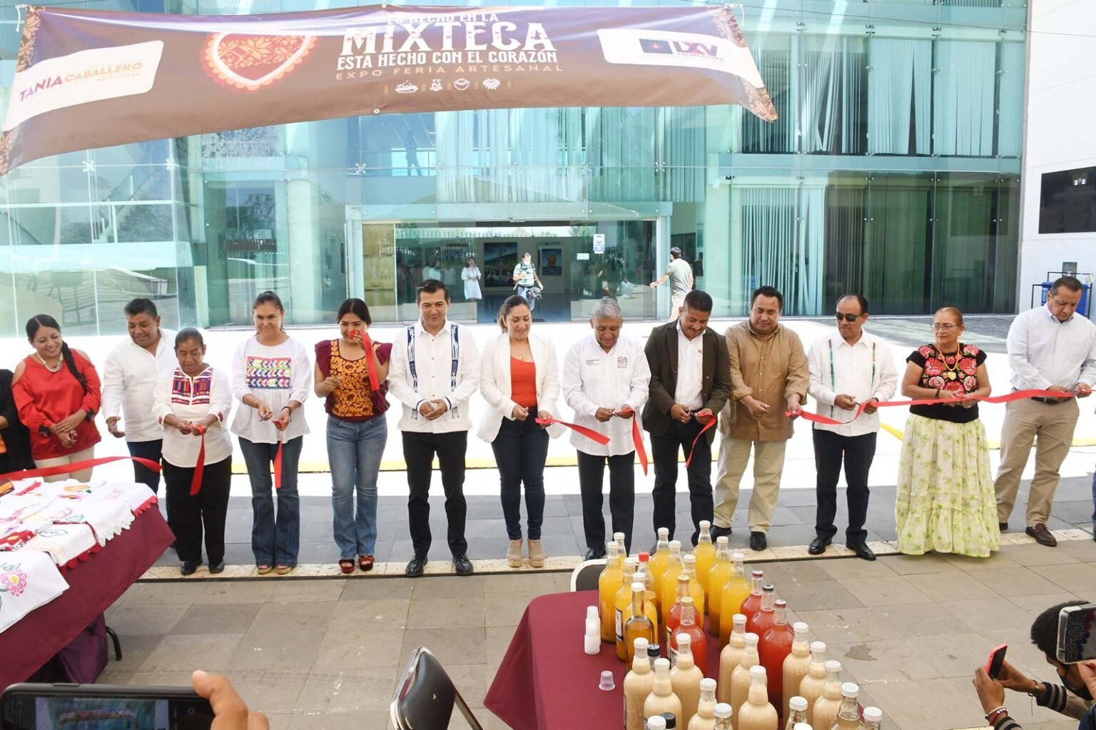 Muestran riqueza artesanal de la Mixteca en el Congreso