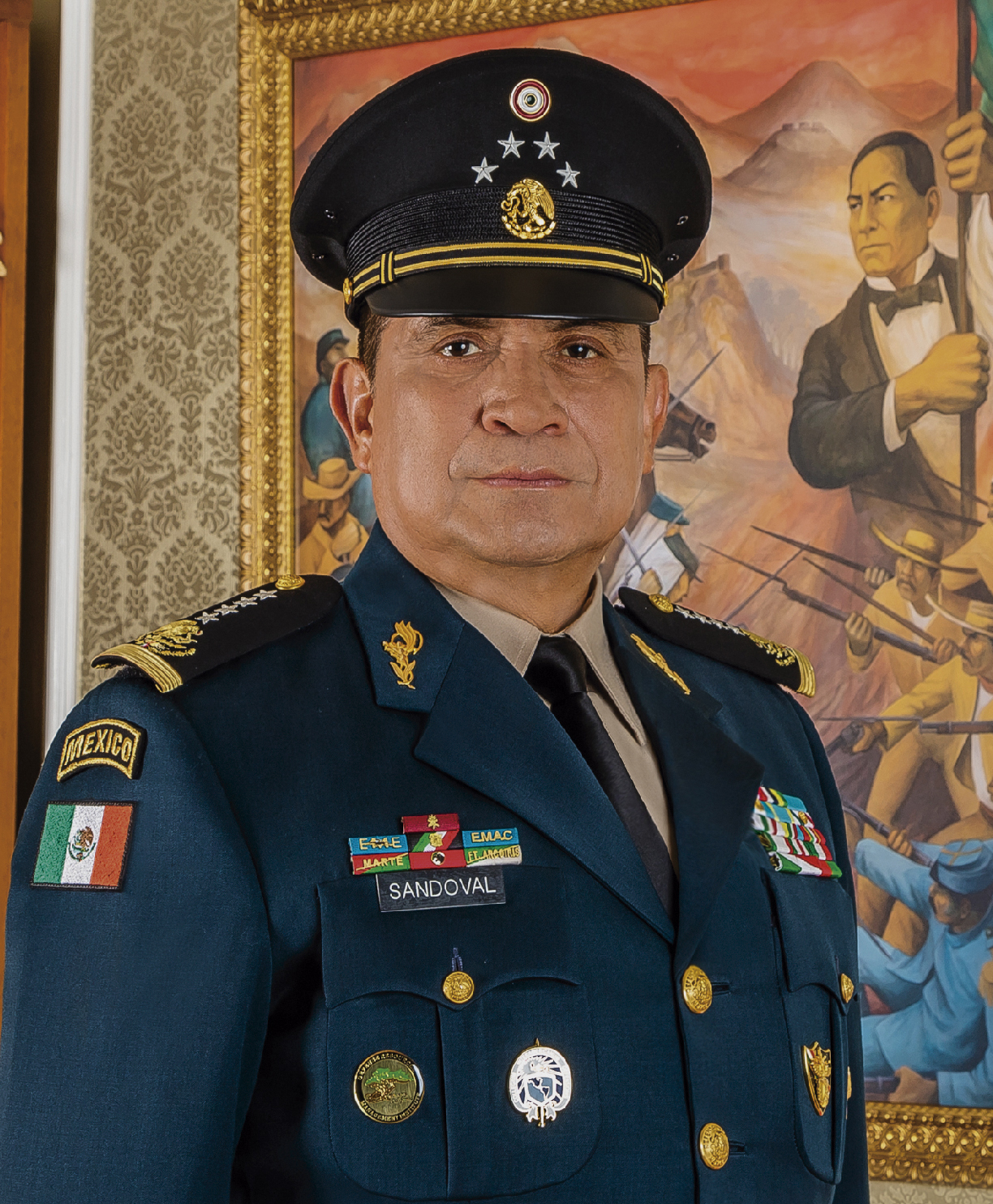Luis Cresencio Sandoval gasta más de 500 millones de pesos en viajes