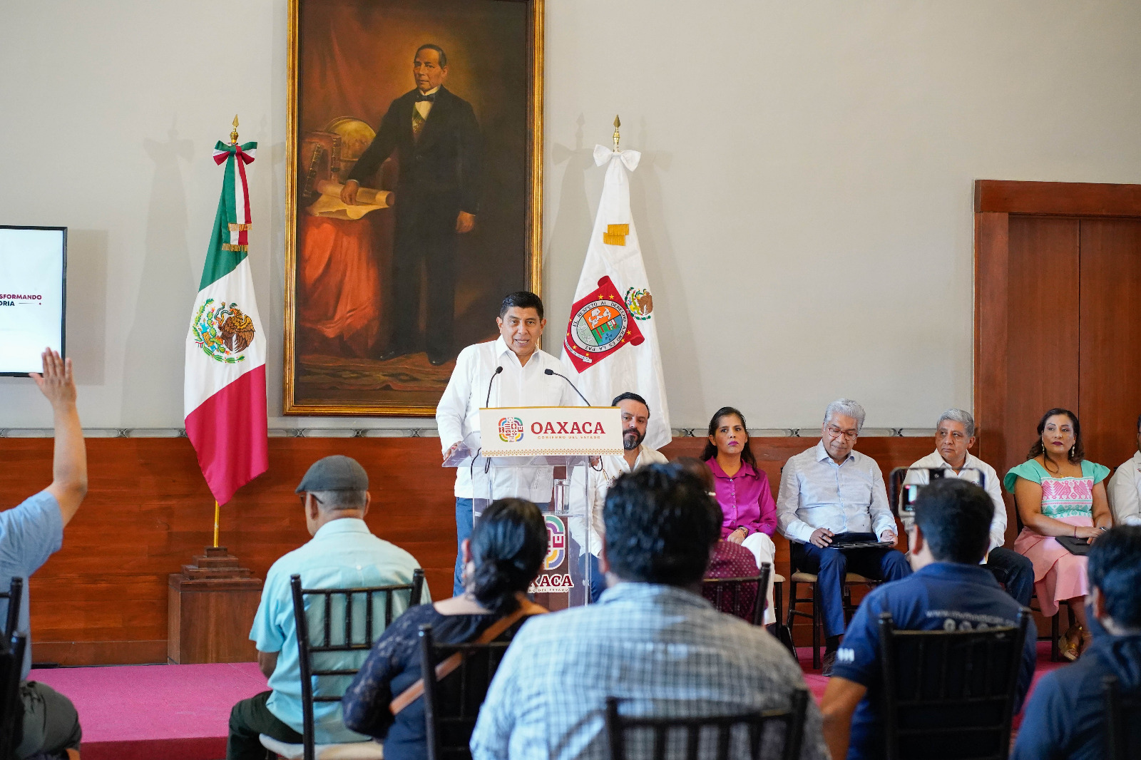 Gobierno de Oaxaca atiende y escucha a 231 autoridades municipales: Salomón Jara