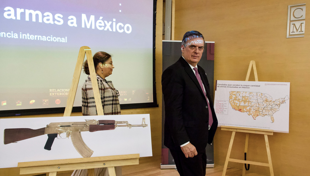 México incauta 20 armas al día por una que realiza EU: Ebrard