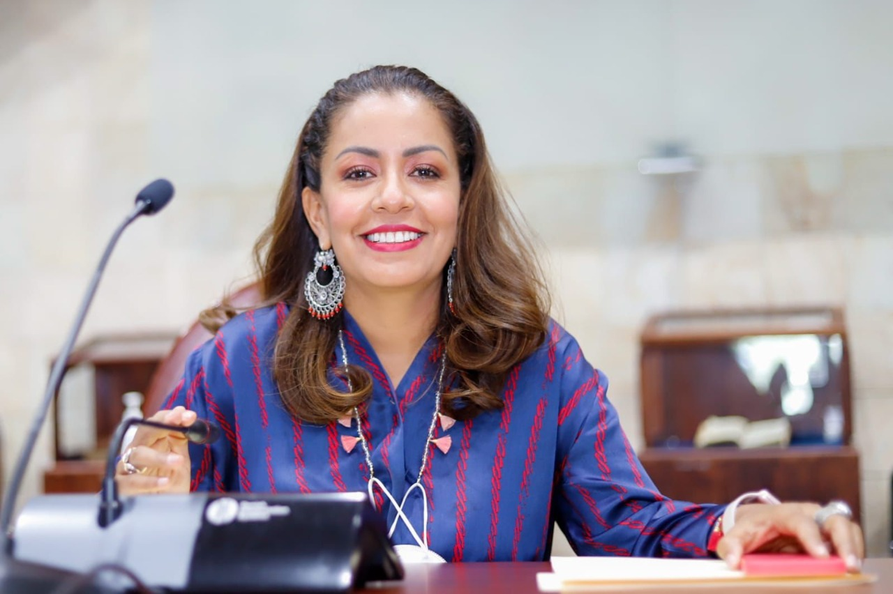 MARIANA BENÍTEZ RENUNCIA COMO MILITANTE DEL PRI