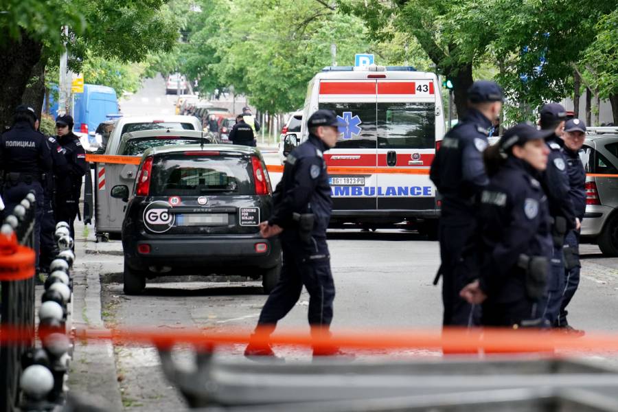 Adolescente mata a ocho niños y un guardia escolar en tiroteo en una escuela primaria de Belgrado, Serbia