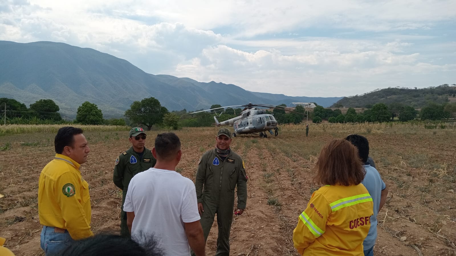 Intensifican trabajos para sofocar incendio entre Atatlahuca y Maninaltepec