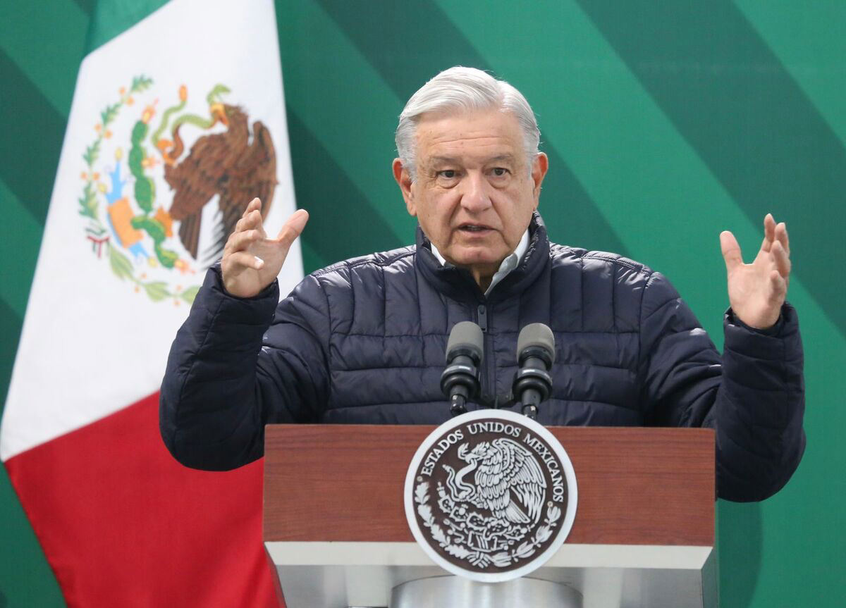 AMLO acusa que contenedor con fentanilo, procedente de China, llegó a puerto de Michoacán