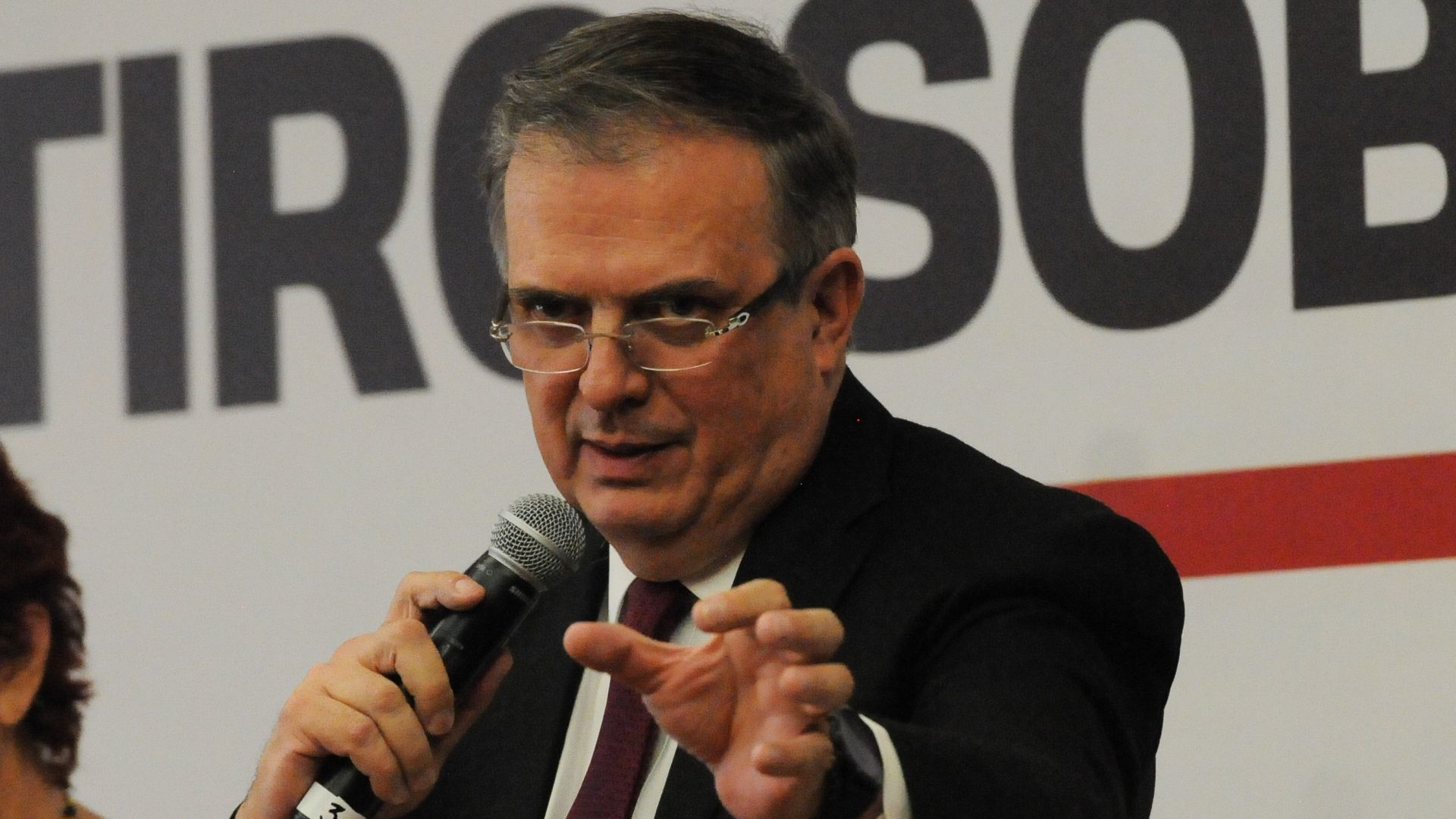 “Voy ganando, ¿pa’ qué renuncia?”, dice Ebrard sobre Sheinbaum
