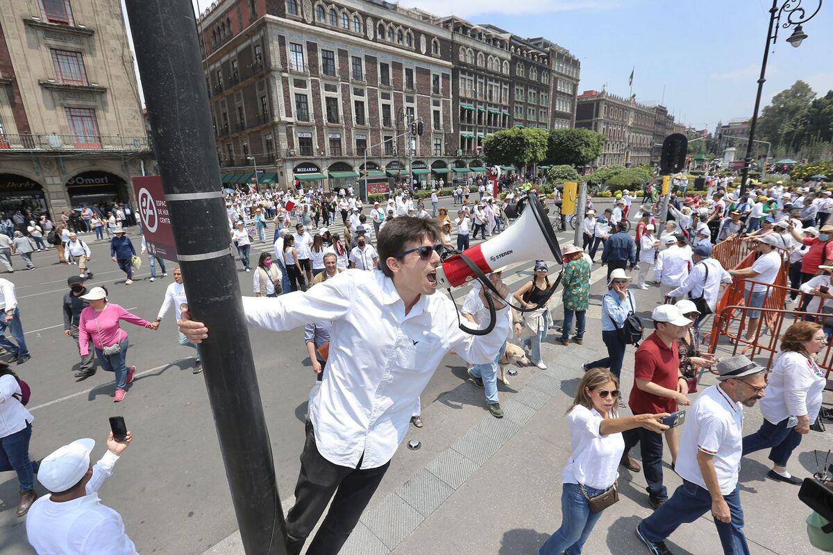 Manifestantes a favor de la Corte actuaron con prepotencia; asistencia fue “muy eriza”: AMLO
