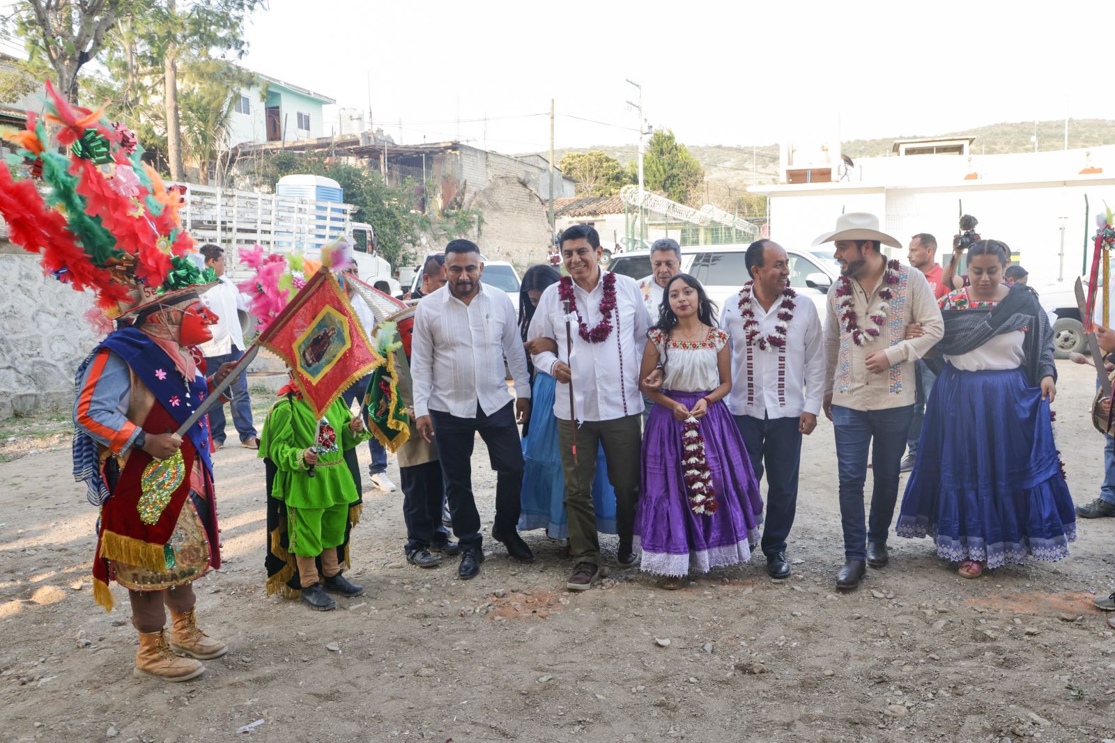 Resarce Gobierno de Oaxaca rezago histórico en San Miguel Tlacotepec