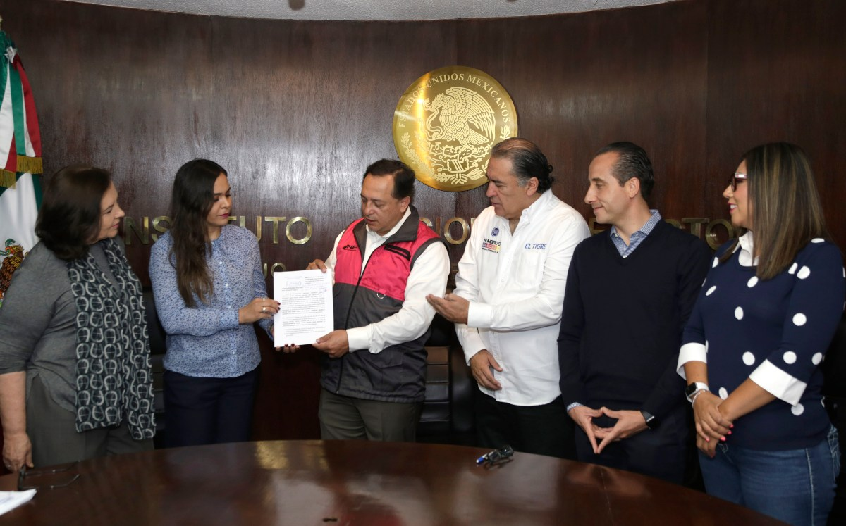 Diputados del PAN interponen ante el INE denuncia contra Morena y sus “corcholatas”