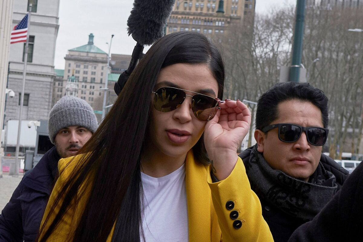 Emma Coronel, esposa de ‘El Chapo’ Guzmán, sale de la cárcel en EU