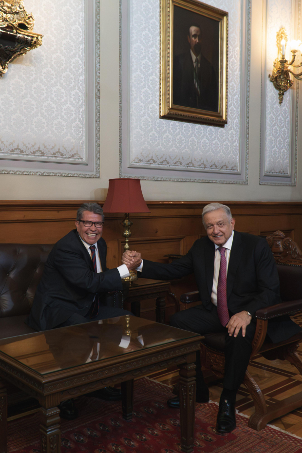Ricardo Monreal visita a AMLO en Palacio Nacional: “me quedo en Morena hasta la muerte”