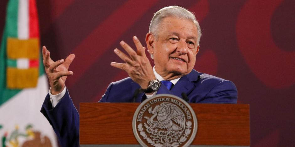Claudio X. González elegirá al candidato opositor, todo lo demás es “pura faramalla”: AMLO