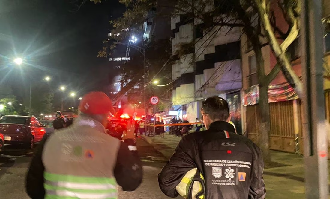 Hotel Segovia se incendia durante la madrugada en CdMx; rescatan a 60 personas atrapadas