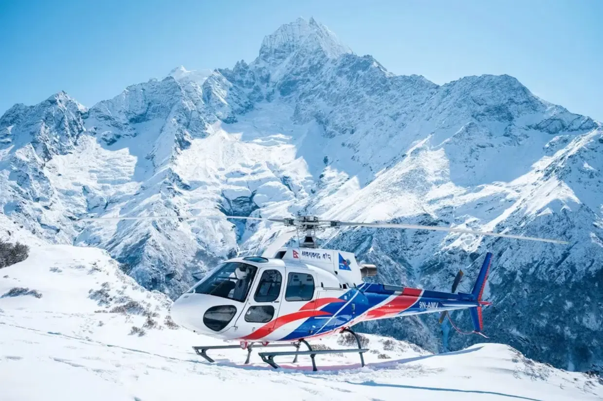 Nepal prohíbe vuelos “no esenciales” de helicópteros tras accidente cerca del Everest