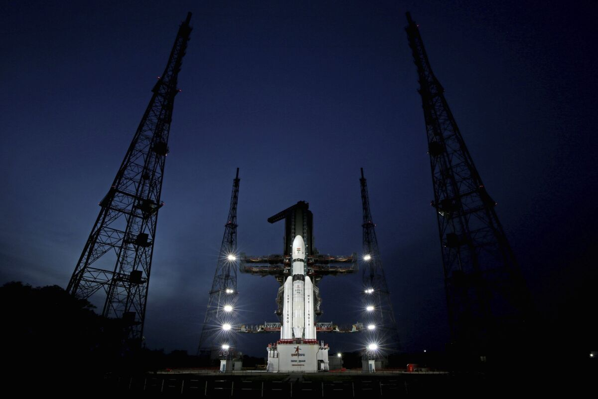 India lanza nave espacial hacia el lado oscuro de la Luna