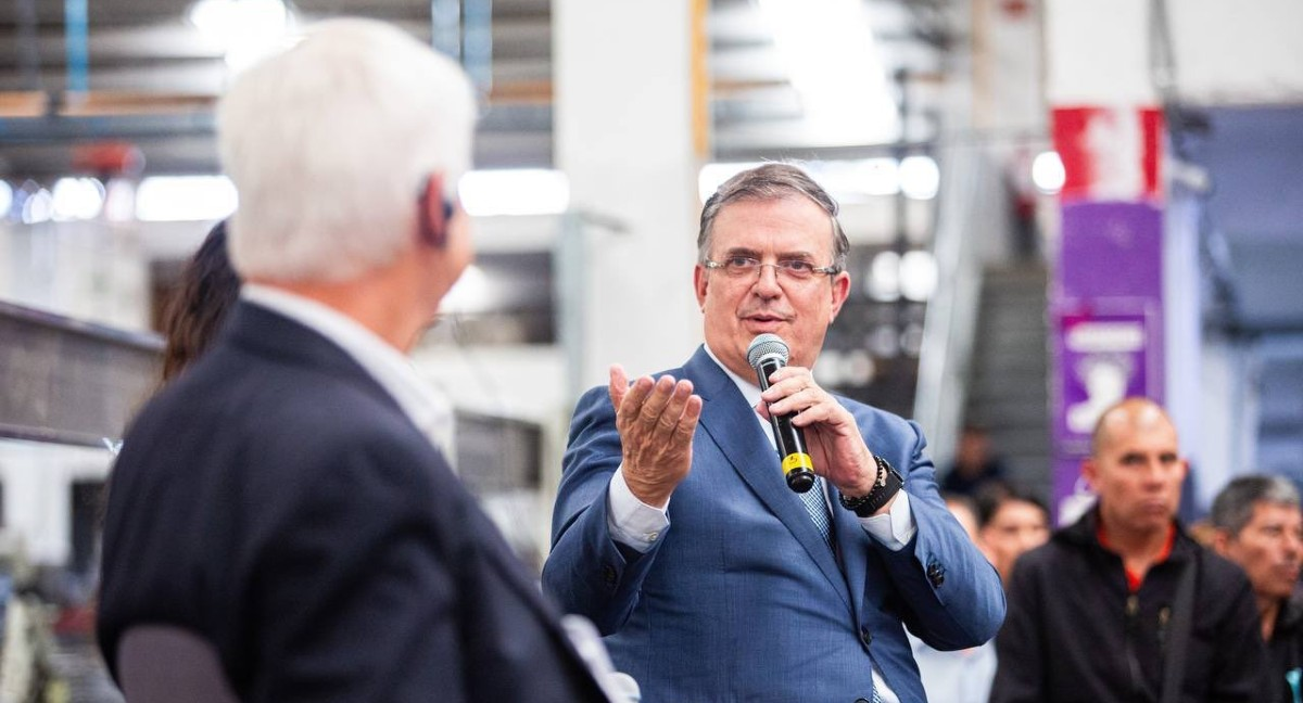 Ebrard acusa “acarreo monumental” a favor de Sheinbaum; exige respetar el proceso interno