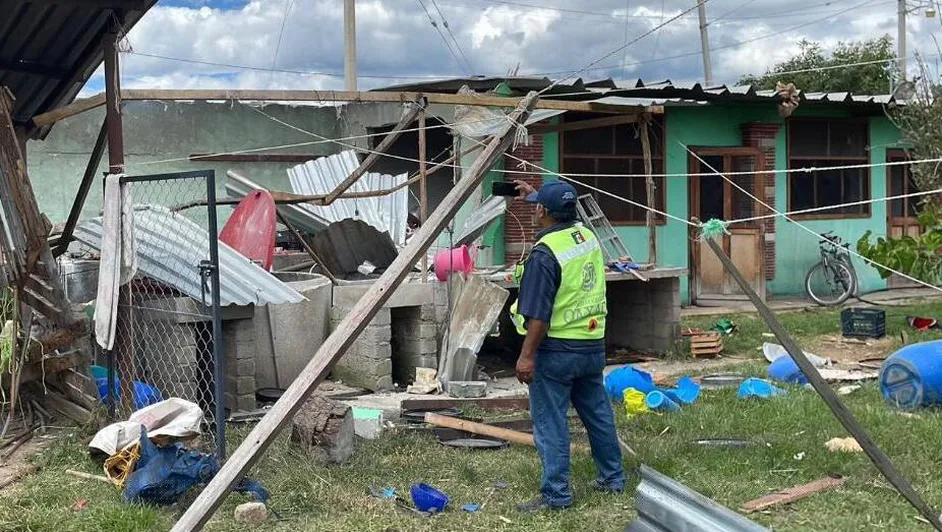 Explosión de un taller de pirotecnia clandestino deja un herido en Oaxaca.