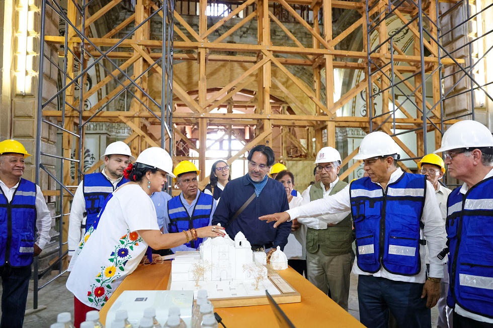 Gobierno de oaxaca anuncia inversión millonaria para rehabilitación de 302 inmuebles religiosos.