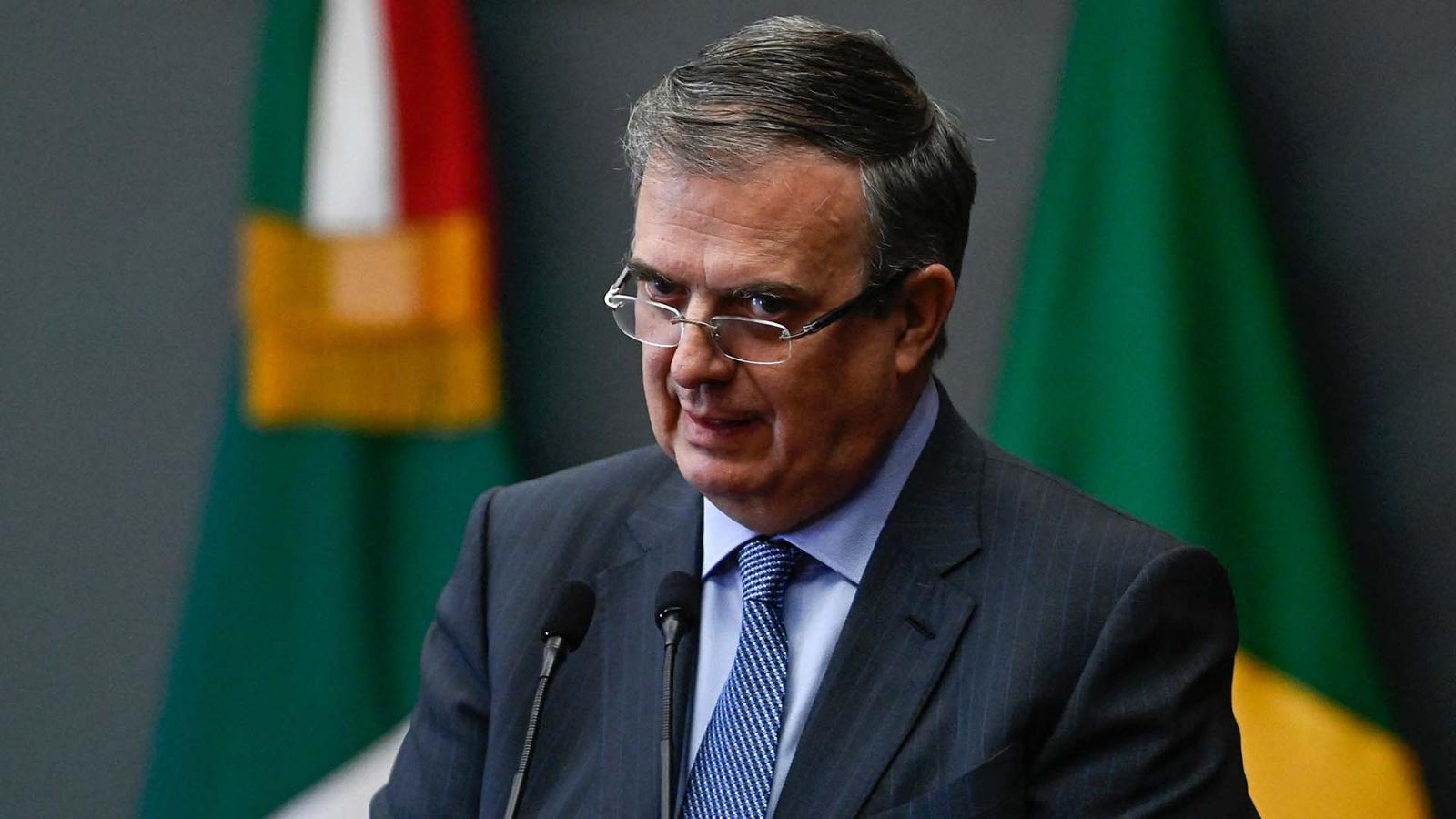 Morenistas comienzan acciones contra Ebrard, lo acusan por violar reglas, calumniar y afectar la imagen del partido.