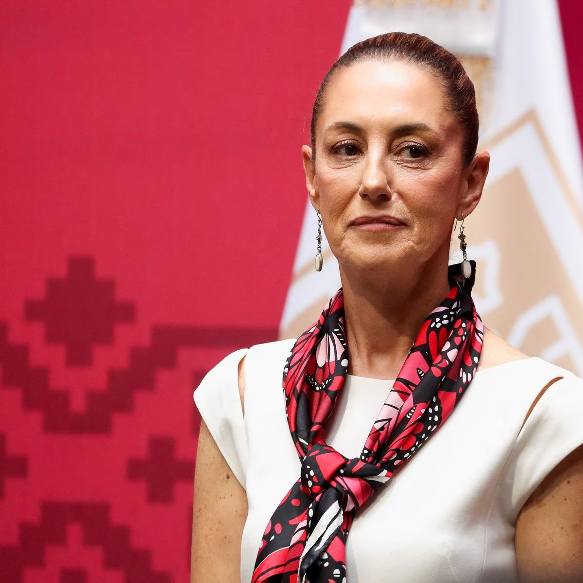 Custodia militar a xóchitl gálvez y claudia sheinbaum.