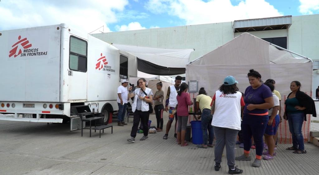 En Oaxaca, consultorios móviles atienden a 110 migrantes en primera jornada de atención médica