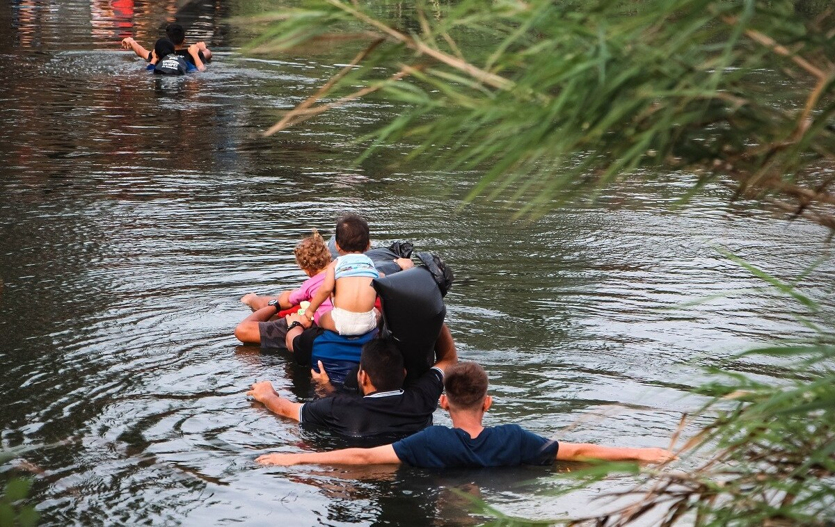 Activan protocolo para rescatar niños migrantes que viajan a EU sin familia
