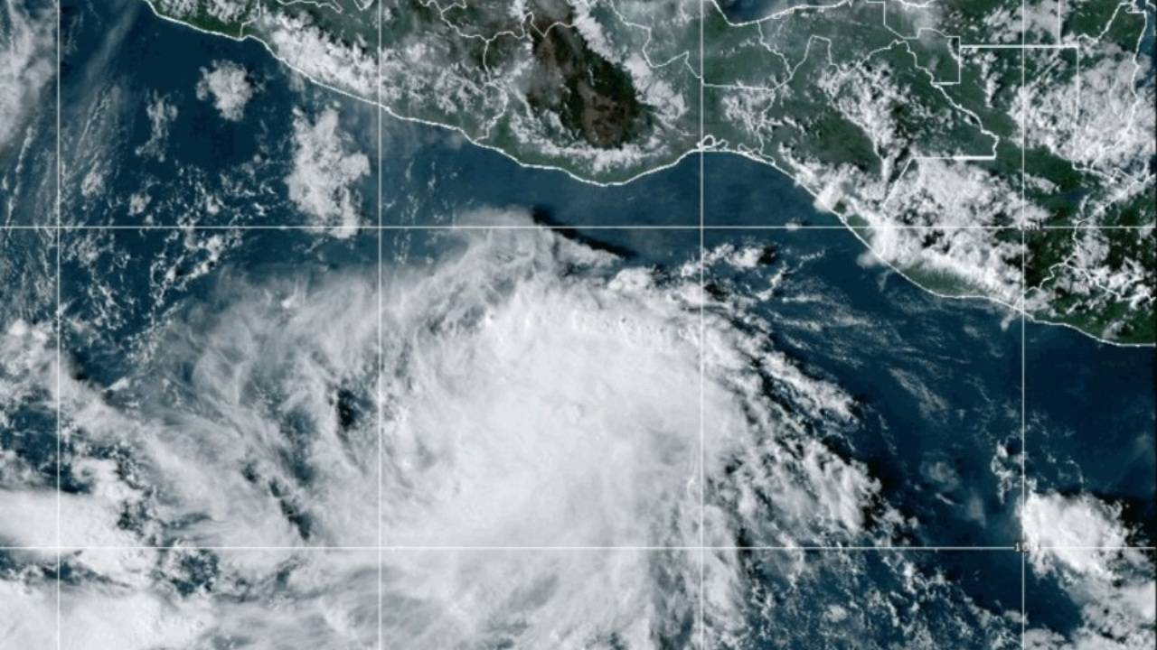 Tormenta tropical ‘Otis’ se dirige hacia Oaxaca