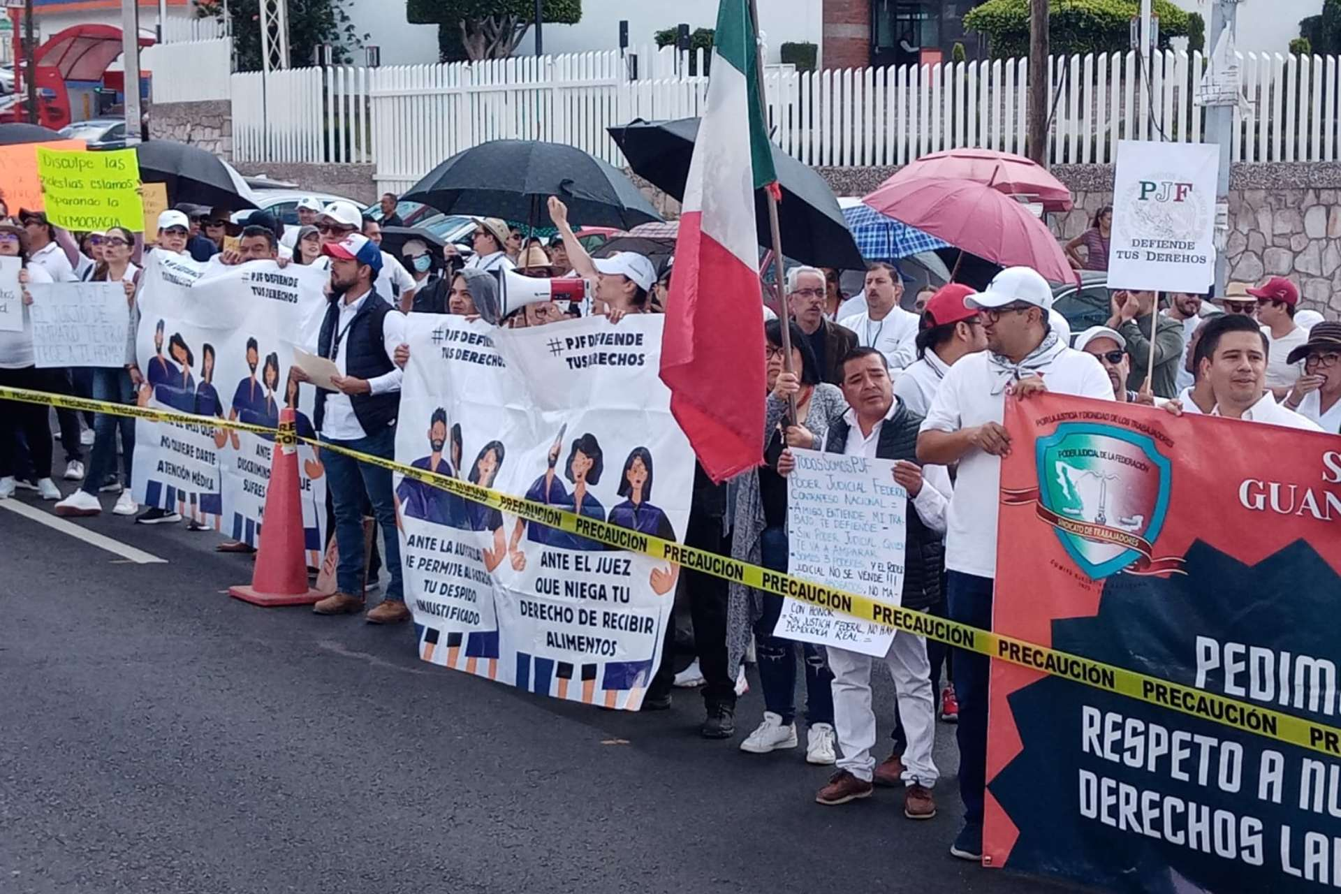 Trabajadores del Poder Judicial amplían paro por eliminación de fideicomisos.