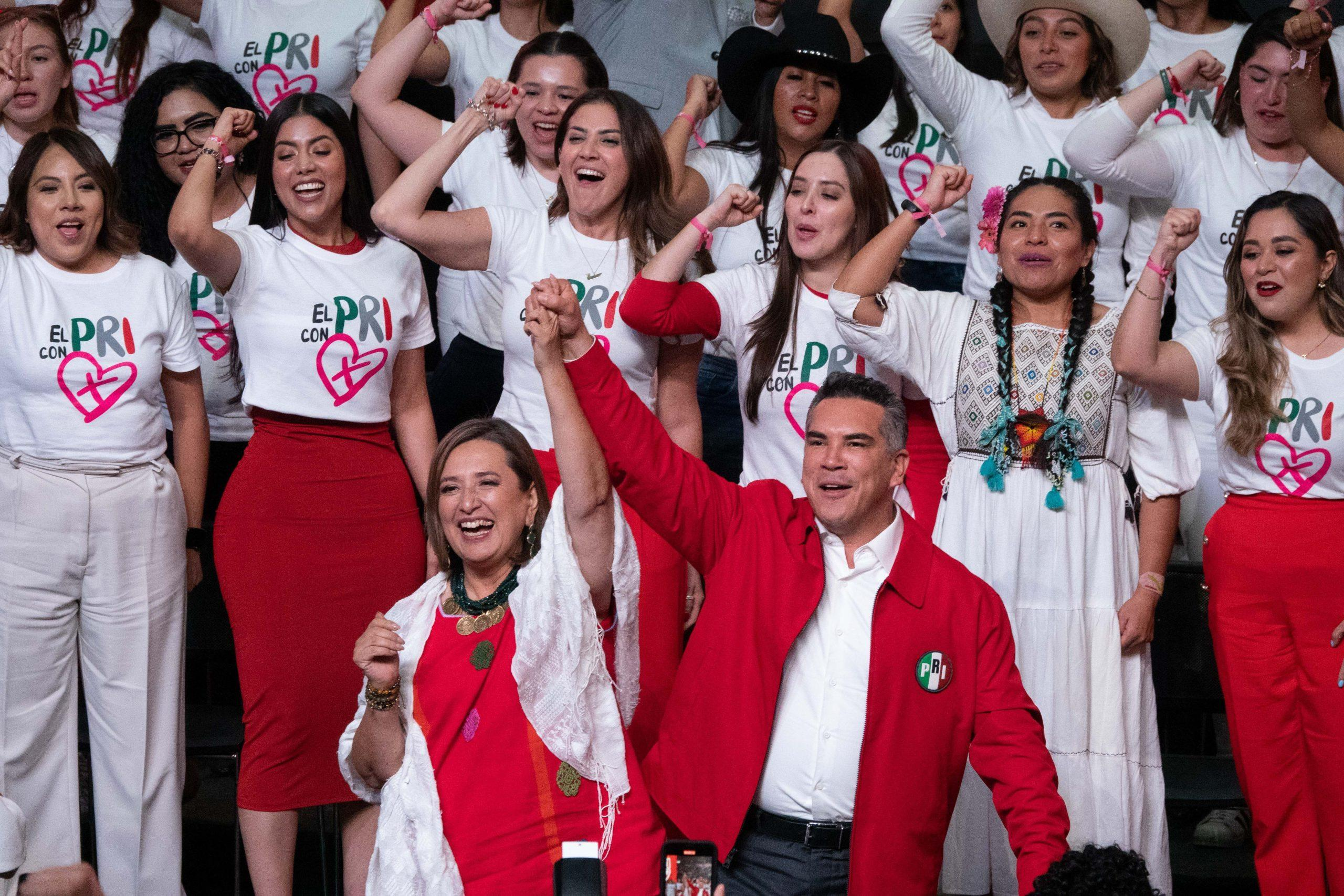Xóchitl Gálvez se registra como precandidata del PRI rumbo a elecciones en 2024.