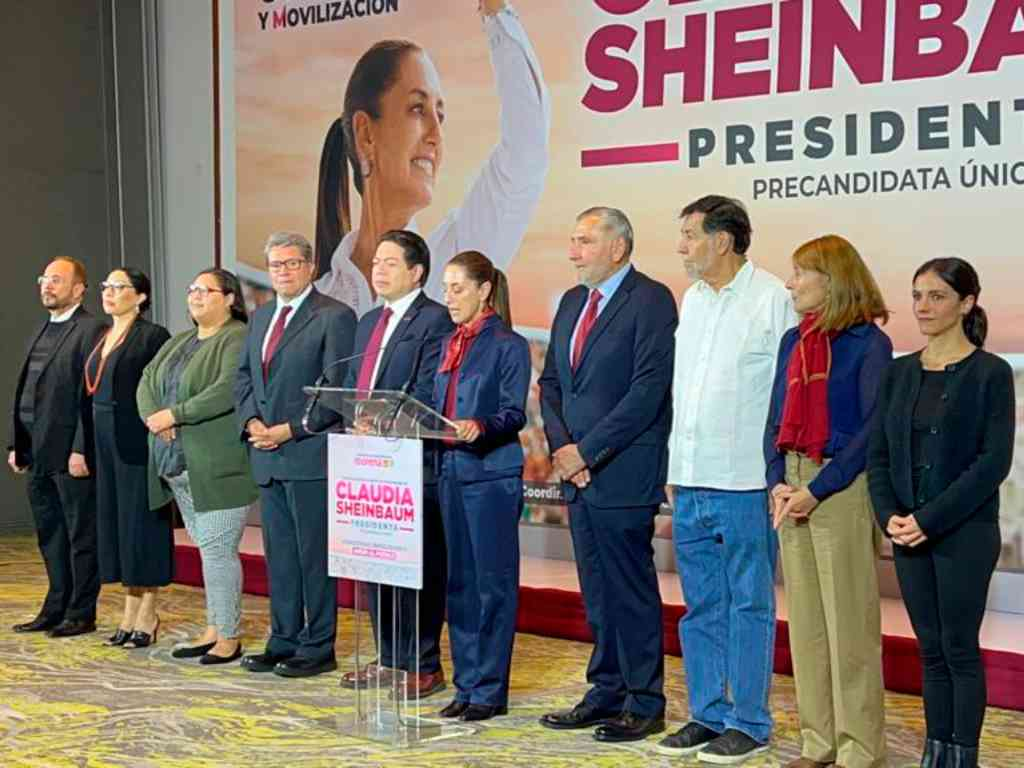 Claudia Sheinbaum presenta a su equipo de precampaña para las elecciones 2024
