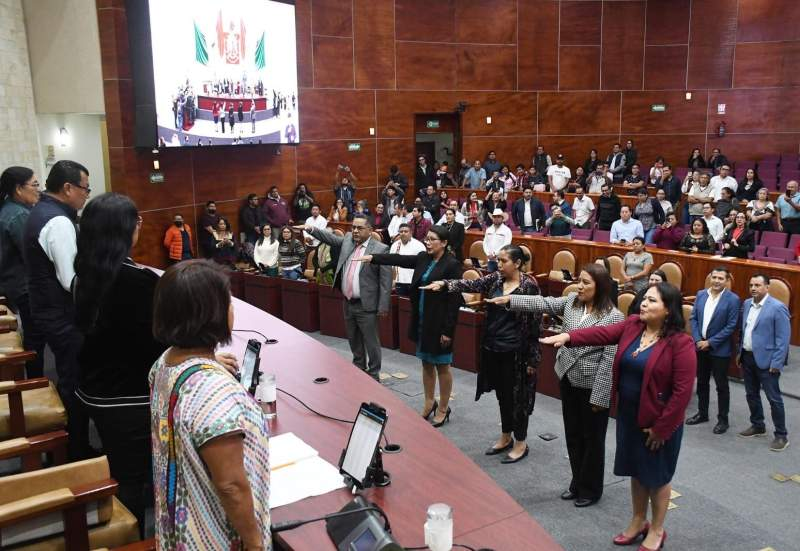 Congreso de Oaxaca nombra a cuatro nuevas magistradas y un magistrado