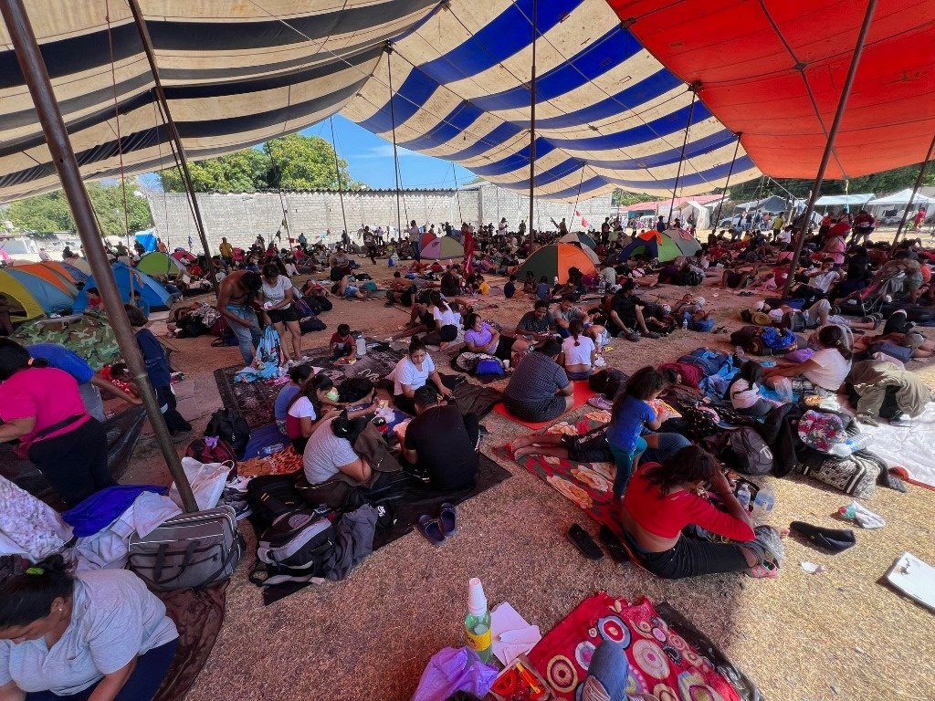 Entre deshidratación y quemaduras, caravana “Éxodo de la pobreza” mantiene avance en Oaxaca