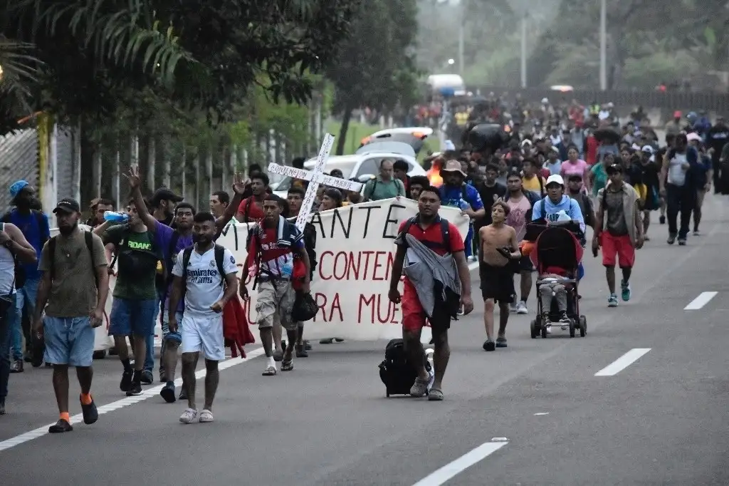 En Chiapas, al menos 5 caravanas migrantes reanudan salidas desde Tapachula