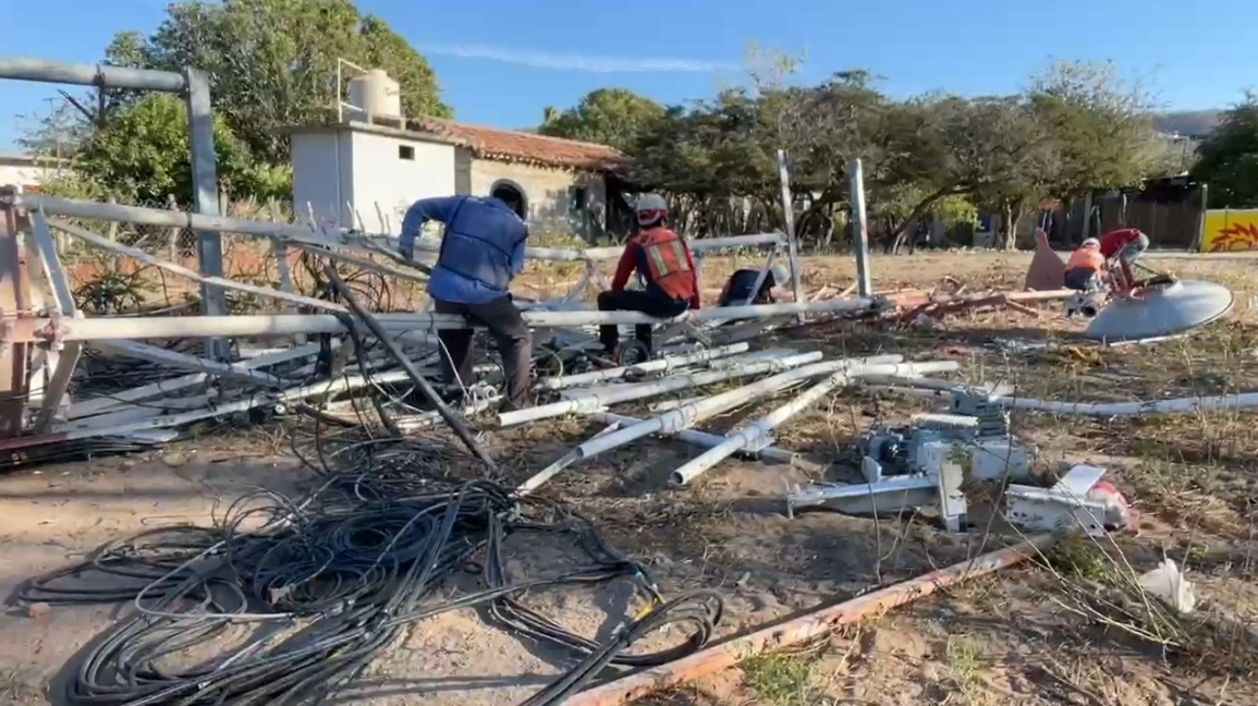 Torre de telefonía se cae y deja sin internet a más de 7 mil habitantes en Oaxaca