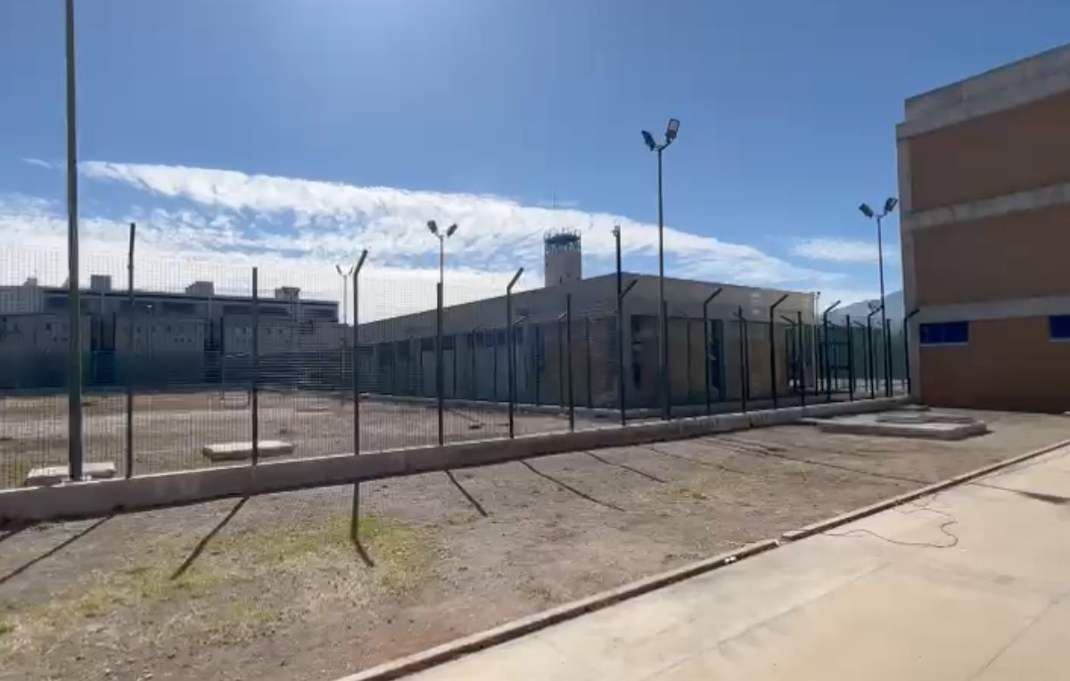 Dan 50 años en cárcel a feminicida que atacó con machete a su esposa en Oaxaca