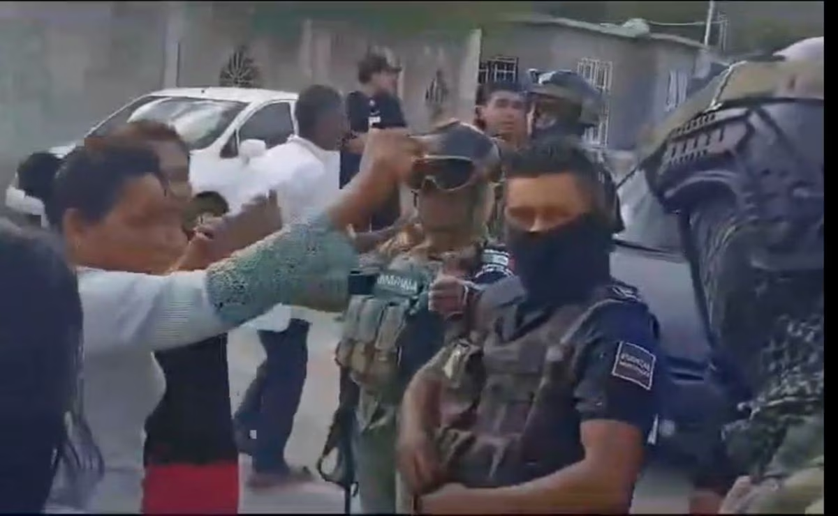 Policía municipal reprime protestas por falta de agua en Salina Cruz