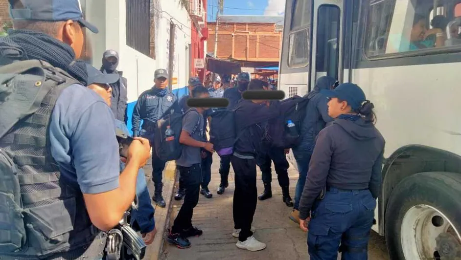 Rescatan a 64 migrantes indocumentados en Oaxaca; detuvieron a cinco ‘polleros’
