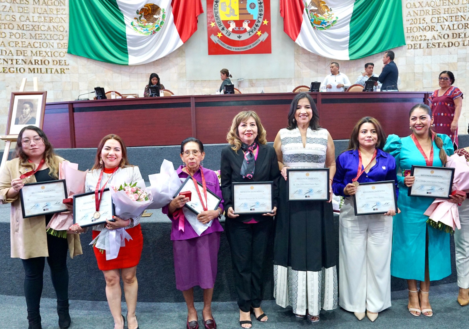 Cinco mujeres oaxaqueñas son reconocidas con la medalla “Juana Catalina Romero Egaña”