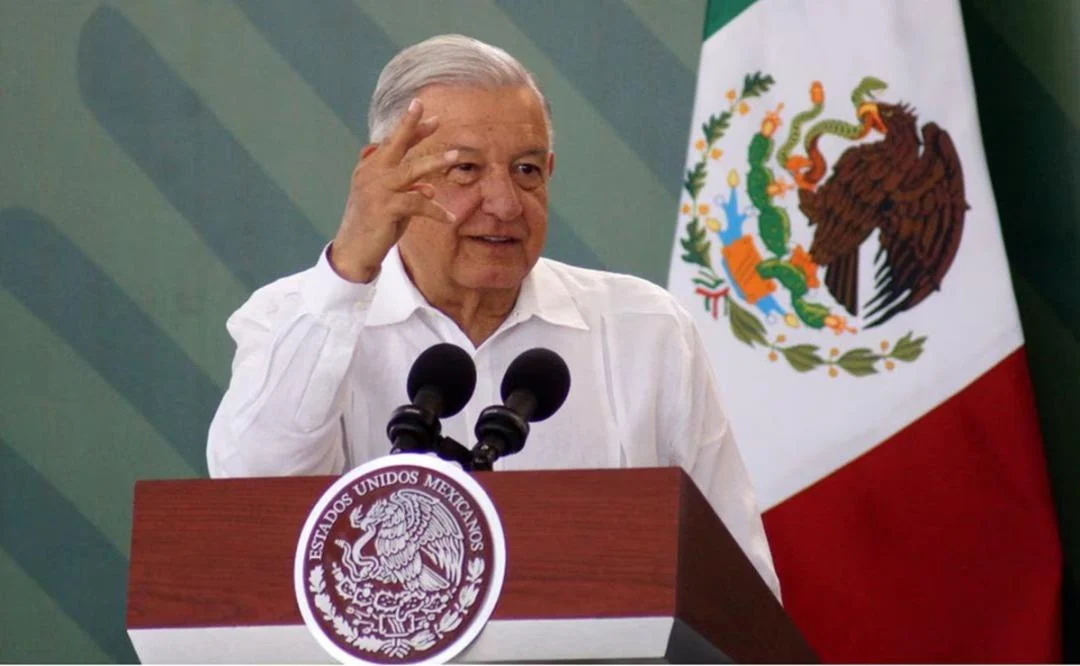 En oaxaca, AMLO Revela que Consulta a Benito Juárez como guía gubernamental