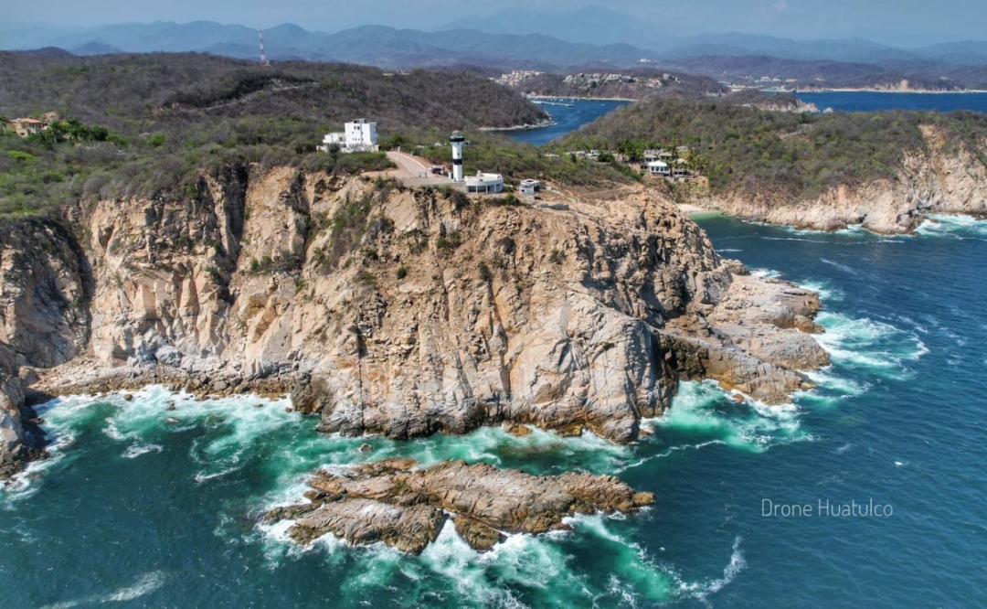Gobierno de Oaxaca dona terreno en Bahías de Huatulco a la Federación con valor de más de 228 millones de pesos