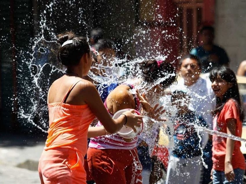 Advierten multas de más de 100 mil pesos a quien desperdicie agua el Sábado de Gloria en Oaxaca