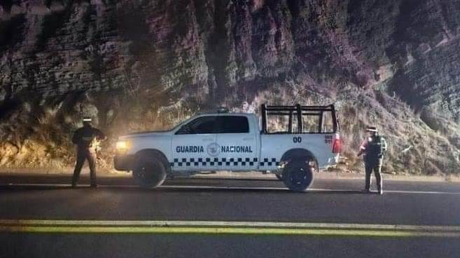 Encuentran patrulla falsa de la Guardia Nacional abandonada en carretera de Oaxaca