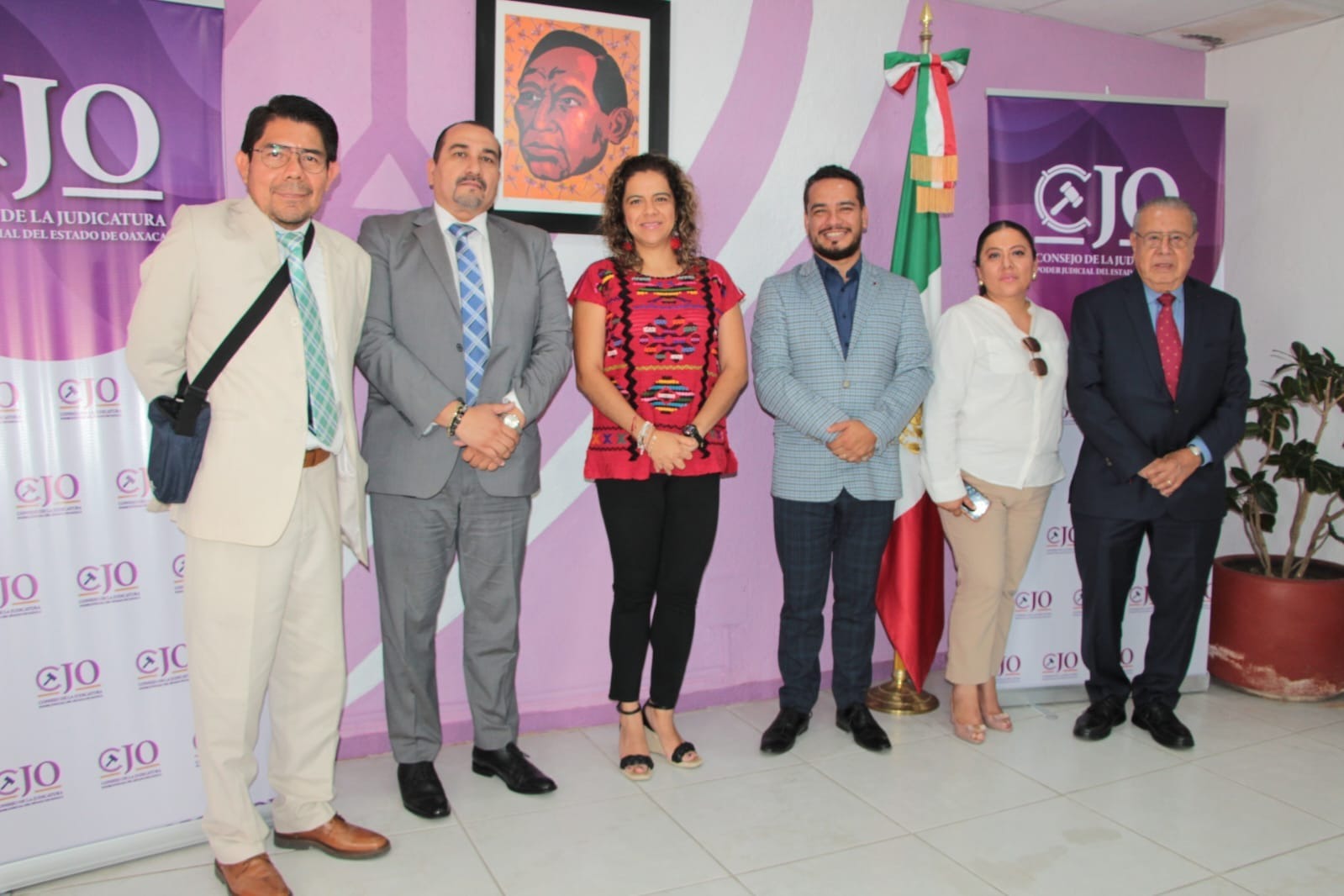 Mantiene magistrada Berenice Ramírezdiálogo abierto con barras de abogados