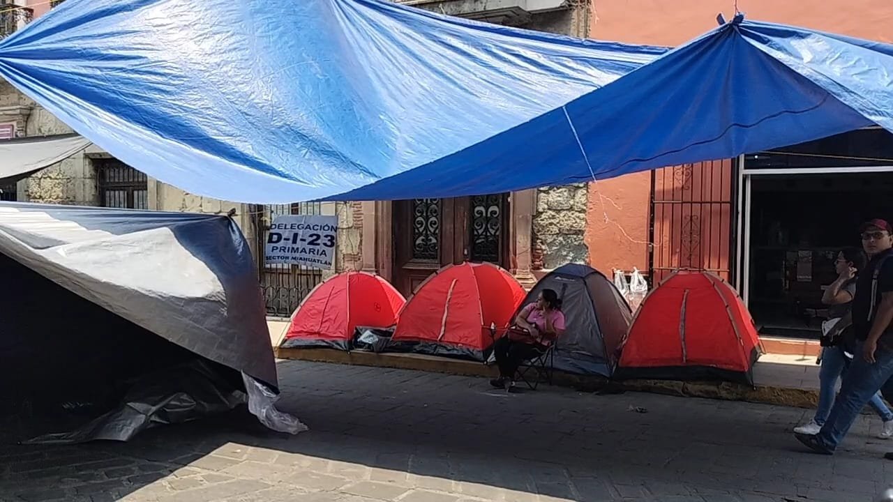 La S-22 Anuncia Toma de Plazas Comerciales y Bloqueos en Oaxaca durante su Segundo Día de Paro