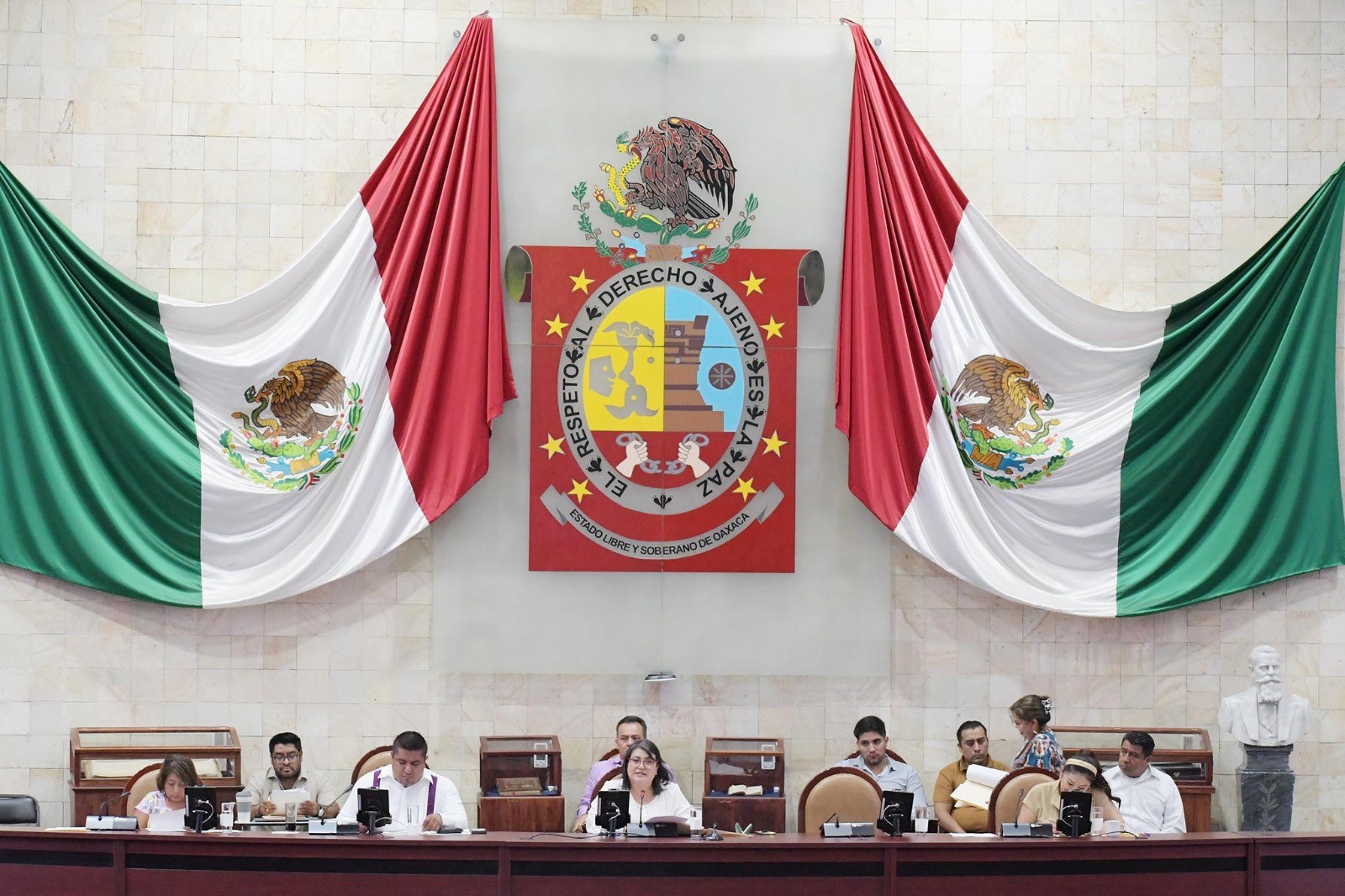 Recibe Congreso dos iniciativas de reforma
